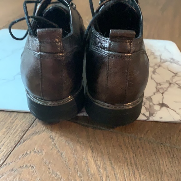 Flats - Picture 4 of 6